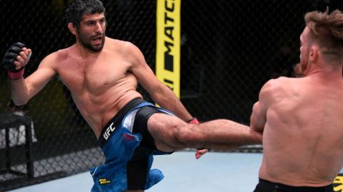 Beneil Dariush antes de su espectacular K.O.