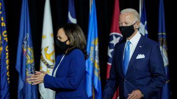 Los demócratas marcaron distancia social y usaron máscaras contra coronavirus. / FOTO: Drew Angerer / Getty Images
