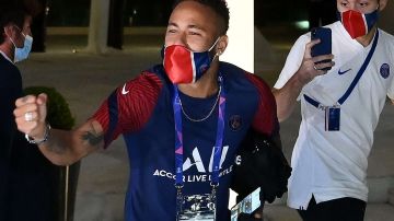 Neymar estuvo enloquecido tras ganarle al Leipzig.