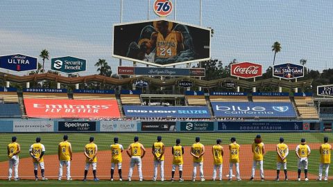 Los Angeles Dodgers le hicieron un gran homenaje a Kobe en su partido del domingo.