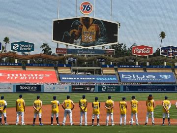 Los Angeles Dodgers le hicieron un gran homenaje a Kobe en su partido del domingo.