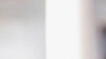 Jacob Blake padre (centro) habla con los medios