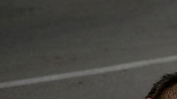 Un niño se lamenta la ausencia de Lionel Messi.