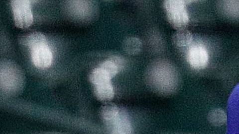 Joe Kelly de los Dodgers y Carlos Correa de los  Astros se encaran.