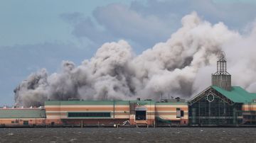 Incendio en planta química de Lake Charles.