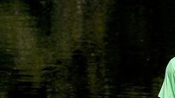 Tiger Woods y su hijo Charlie Woods en un torneo en 2015.