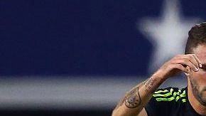 Miguel Layún y Messi en un partido entre México y Argentina.