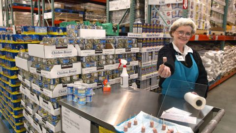 Costco vende una bandeja de frutas y quesos por solo $19.99 dólares