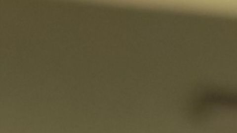 Eduardo “Lalo” Durazo, copropietario del restaurante Bakan, posa con su nuevo cóctel "The Wall".