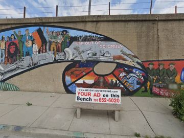 Una porción del mural en la esquina de la calle 18 y Western, en Chicago, del artista Marcos Raya.