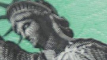 Además de depósitos a cuentas bancarias, la ayuda de Ley CARES se envió por cheque y tarjeta de débito.