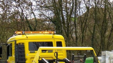 Si requieres trasladar tu auto en grúa, procura que el operador use el dispositivo de enganche del auto para evitar daños en la estructura.