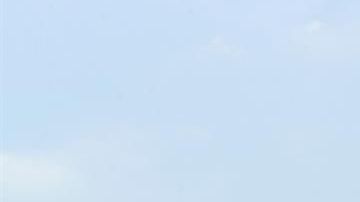 Dos explosiones destruyeron edificios y casas en el puerto de Beirut.