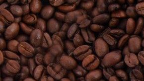 El café es una bebida estimulante y el alcohol es un depresor.