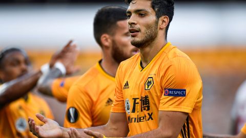 Raúl Jiménez se convirtió rápidamente en un emblema de los Wolves.