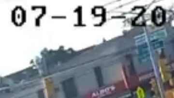 NYPD busca al conductor de este auto