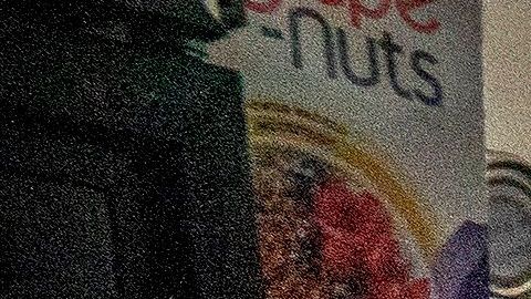 Harba Food Store, donde está instalado uno de las neveras comunitarias, en Overtown Miami.