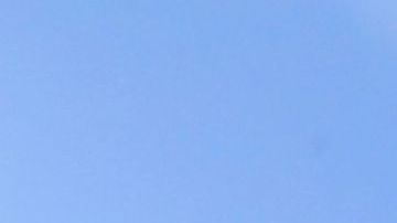 Bomberos y policias investigan el  incendio de Avenida Prospect en el Bronx.