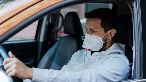 Recuerda que es indispensable el uso de mascarilla o cubrebocas para salir a la calle.