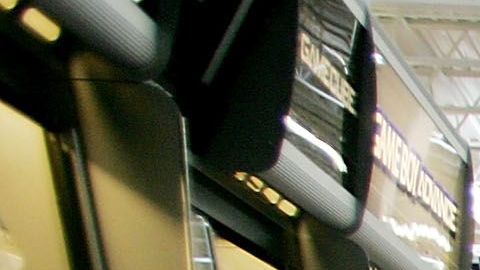 E-Verify utiliza la base de datos de Inmigración para verificar la identidad de una persona