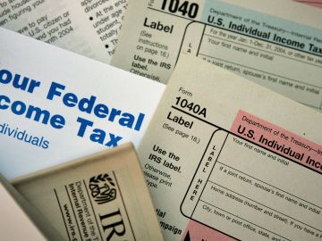En caso de tener pagos de impuestos atrasados puedes negociar y obtener una condonación del IRS.