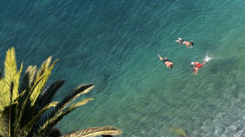 Sus altas mareas y abundancia de tiburones la hacen letal para los turistas