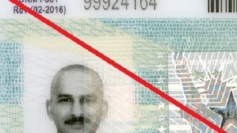En caso de ser considerados una "carga pública" a los inmigrantes se les negará la "green card".