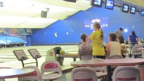 Las instalaciones de boliche de FunPlex son de las mejores de la ciudad y la gerencia planea organizar una liga para hispanos.