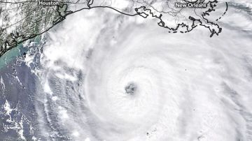 Satélites de NASA captaron al huracán Laura cercano a Estados Unidos.