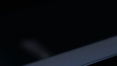 Si la palanca de tu automóvil golpea al hacer un cambio de velocidad, es momento de llevarlo con un experto para evitar daños más graves en la caja de cambios.