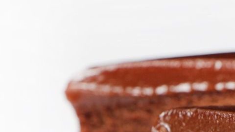 Añadir un poco de café a mezcla de pan de chocolate, amplificará el sabor del cacao.