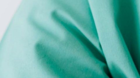 Pese a sentirse mal, el doctor cumplió con su deber.