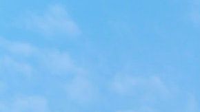 La pequeña voló durante varios minutos por los aires.