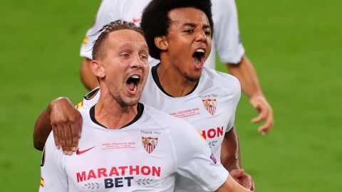 Luuk De Jong celebrando su segundo gol del partido.