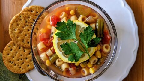 Sopa minestrone de vegetales.