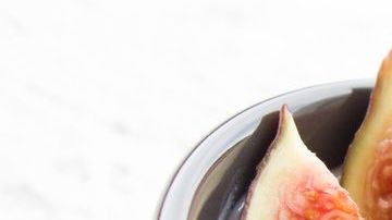 El yogur favorece la salud intestinal y puede ayudar a tratar las úlceras.