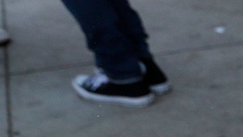 05/11/16 /LOS ANGELES/ Grape Street Elementary students exit their school at the end of the school day. According to the Los Angeles UnifiedÊSchool District, cloudy water recently appeared at Grape Street Elementary, Flournoy Elementary, Compton Avenue Elementary, 96th Street Elementary, and Florence Griffith-Joyner Elementary. Students at Grape Elementary School were subsequently told to stay away from water fountains until the water could be tested. They were instead given bottles of water to drink. (Photo Aurelia Ventura/La Opinion)
