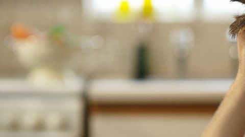 Preocuparse en exceso paraliza, pero preocuparse con moderación impulsa a buscar soluciones.