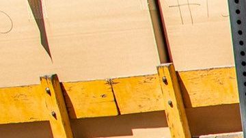 Los buzones de votación se instalan en lugares públicos en Los Ángeles.