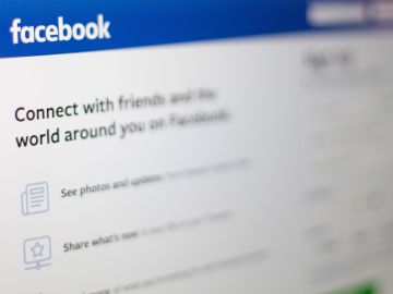 Facebook reporta fallas en varios países