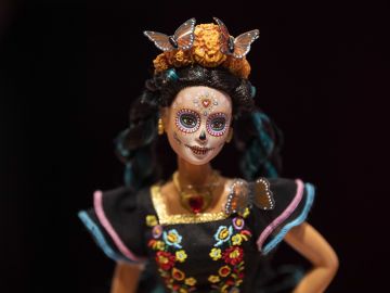 Barbie presenta una segunda muñeca de su colección de Día de Muertos