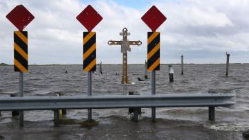 Una cruz que recuerda a los fallecidos por Katrina en Louisiana.