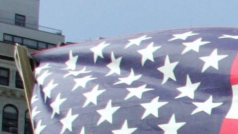 Las banderas de Estados Unidos y México.