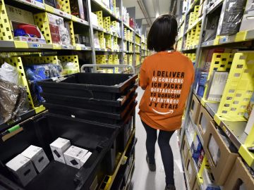 Amazon busca transformar en centros de logística los espacios que dejaron las tiendas JCPenney y Sears