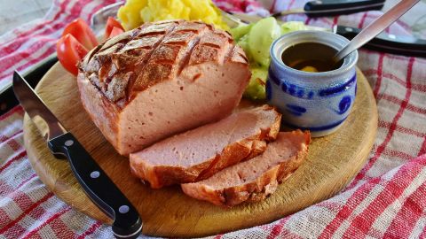 El hígado puede disfrutarse en diferentes preparaciones, como paté y queso.