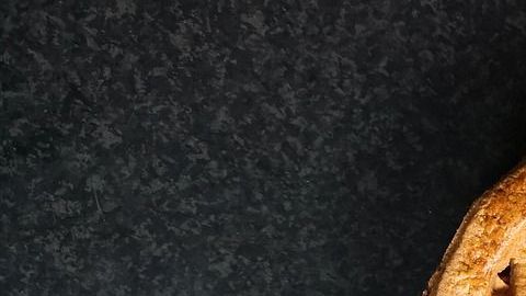 En la década de 1920, la frase “tan estadounidense como el pastel de manzana” comenzó a aparecer impresa en los diarios.