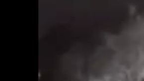 VIDEO: Captan a policías ayudando a narcos dejar cuerpo de hombre descuartizado