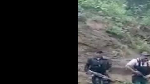 VIDEO: Narco quinceañera posa en foto con sicarios chambelanes