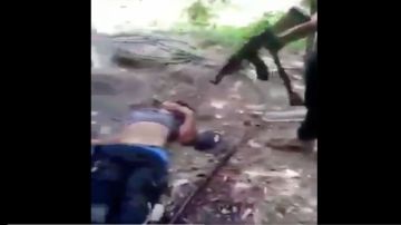 VIDEO: Sicarios del CJNG le destroza la cabeza a balazos a integrante de Cárteles Unidos
