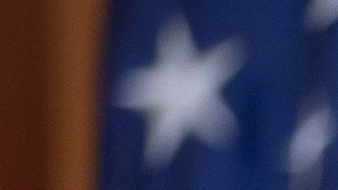 McConnell habla a los medios después de que el Senado aprobó la Ley de Ayuda, Alivio y Seguridad Económica de Coronavirus (Ley CARES).